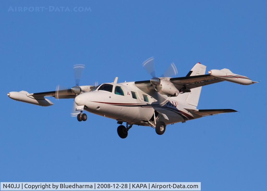 N40JJ, Mitsubishi MU-2B-26A C/N 383, On final approach to 17L.