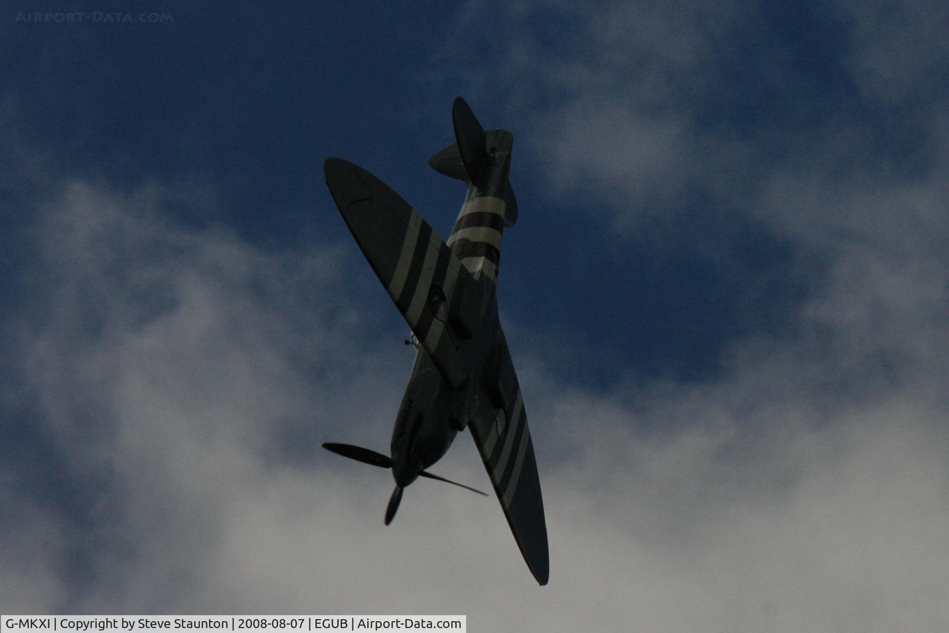 G-MKXI, 1944 Supermarine 365 Spitfire PR.XI C/N 6S/504719, RAF Benson Families Day, RAF Benson, Oxfordshire, England - August 2008