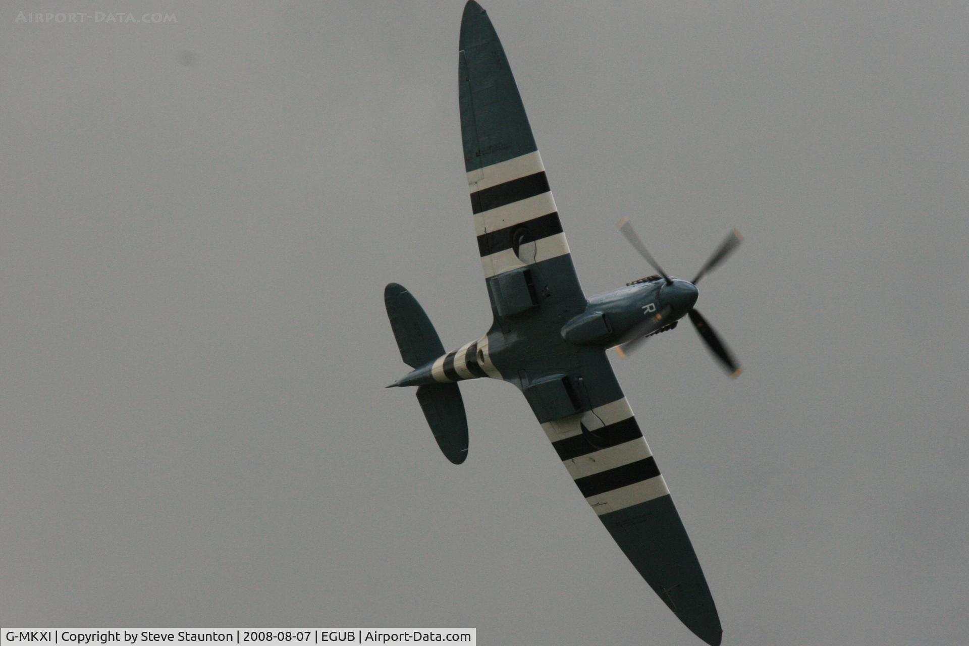 G-MKXI, 1944 Supermarine 365 Spitfire PR.XI C/N 6S/504719, RAF Benson Families Day, RAF Benson, Oxfordshire, England - August 2008