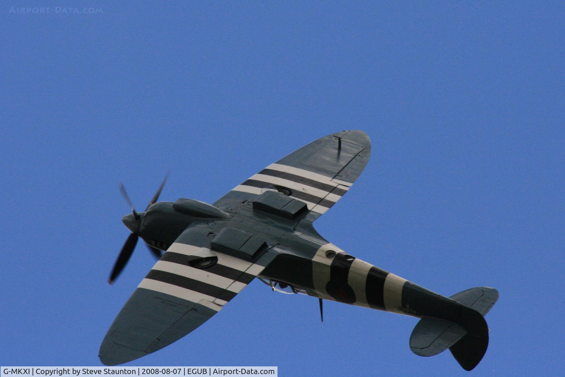 G-MKXI, 1944 Supermarine 365 Spitfire PR.XI C/N 6S/504719, RAF Benson Families Day, RAF Benson, Oxfordshire, England - August 2008