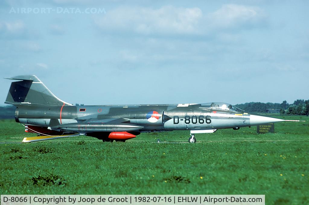 D-8066, Lockheed F-104G Starfighter C/N 683-8066, During the summer of 1982 D-8066 was based at Leeuwarden as target tow aircraft. The large dart was attached to the left pylon, where the winch was at the right.