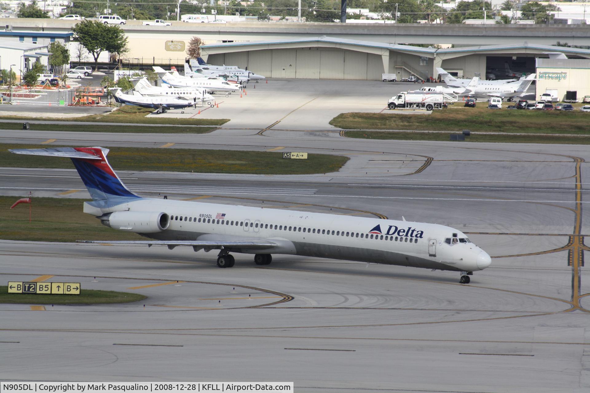 N905DL, 1987 McDonnell Douglas MD-88 C/N 49536, MD-88