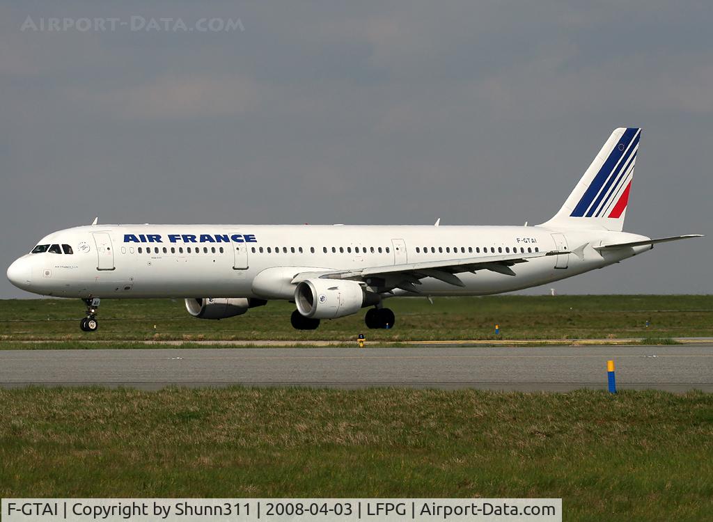 F-GTAI, 2000 Airbus A321-211 C/N 1299, Rolling to the terminal...
