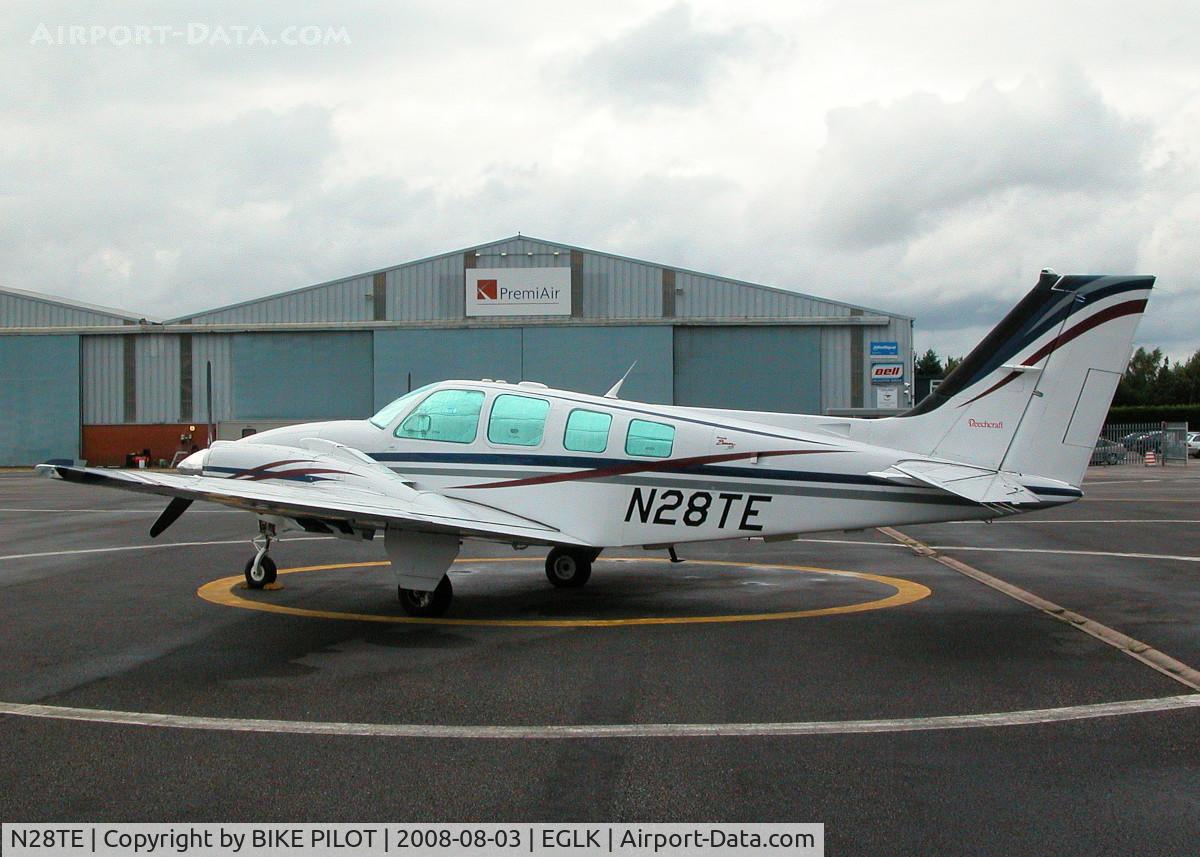 N28TE, 2000 Raytheon Aircraft Company 58 C/N TH-1951, BARON IN THE PREMIAIR COMPOUND