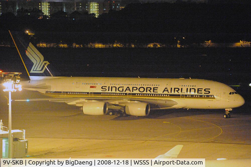 9V-SKB, 2006 Airbus A380-841 C/N 005, Taxiing back to gate after pushed back, technical problem