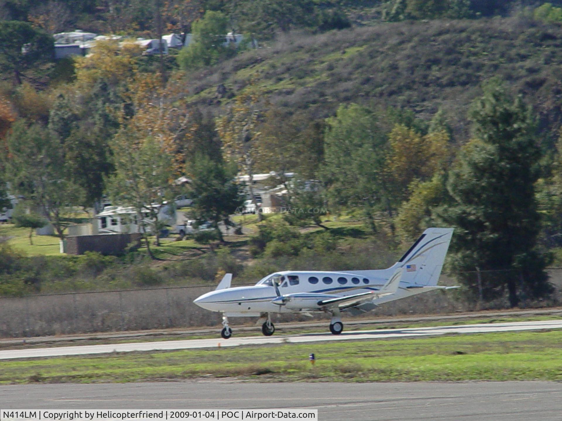 N414LM, 1980 Cessna 414A Chancellor C/N 414A0512, Touching down