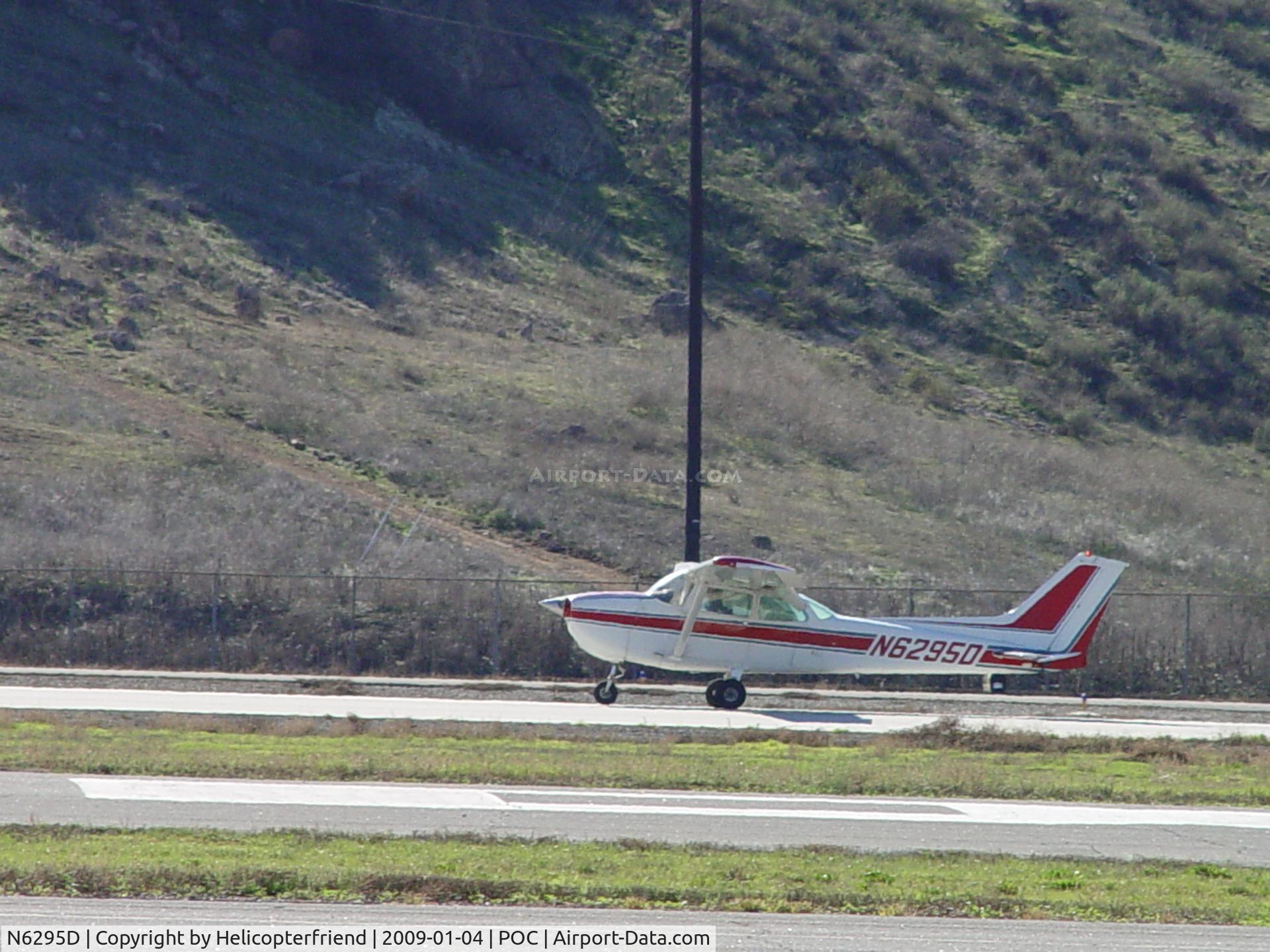 N6295D, 1979 Cessna 172N C/N 17272700, Landing 8R at Brackett