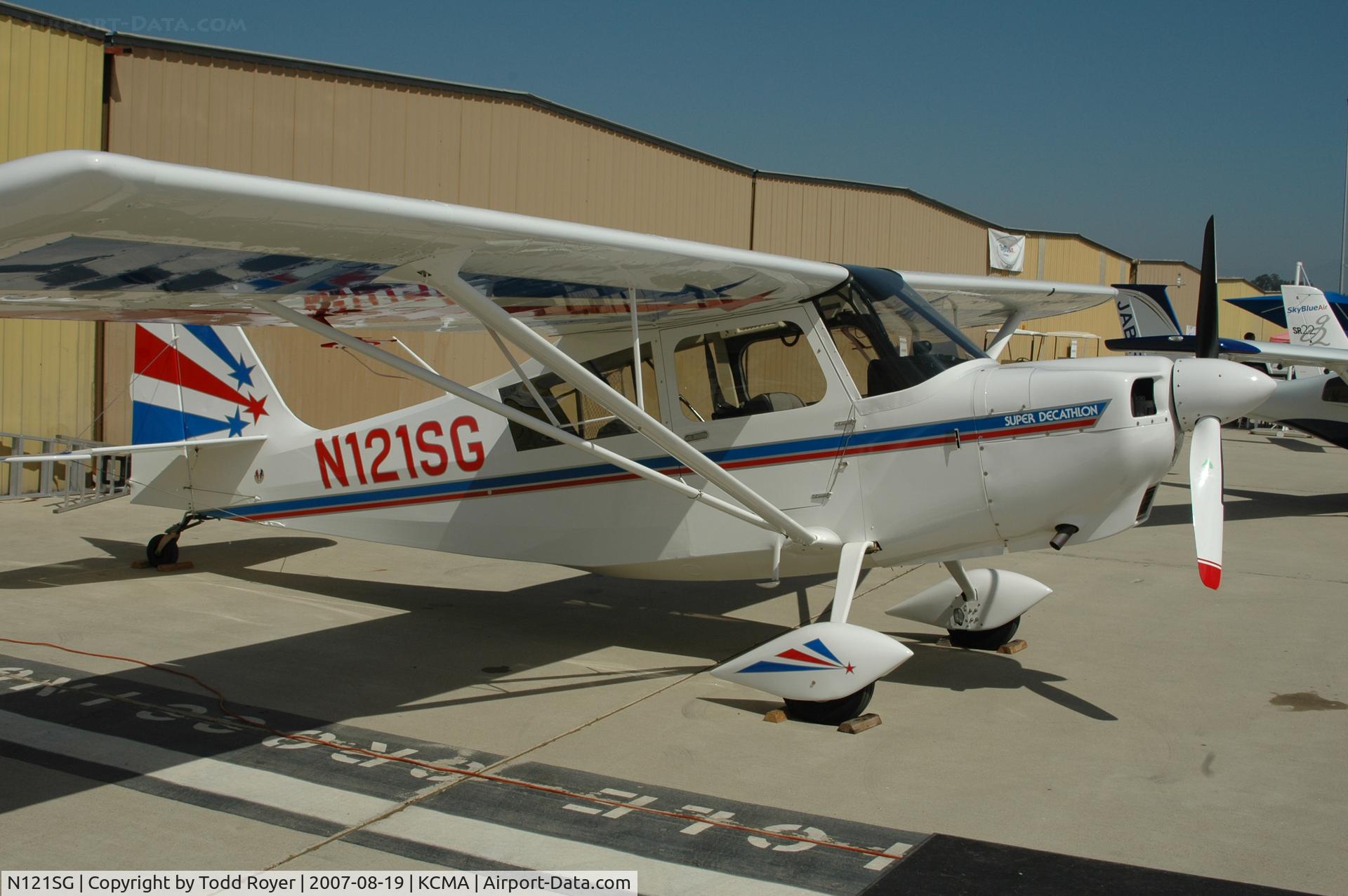 N121SG, 2006 American Champion 8KCAB Super Decathlon C/N 1036-2007, Camarillo airshow 2007