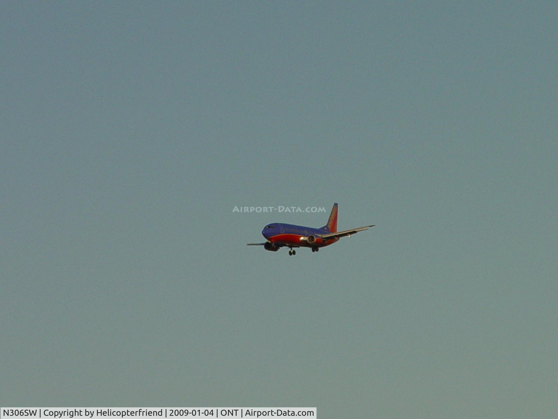N306SW, 1985 Boeing 737-3H4 C/N 22946, On Final to Ontario