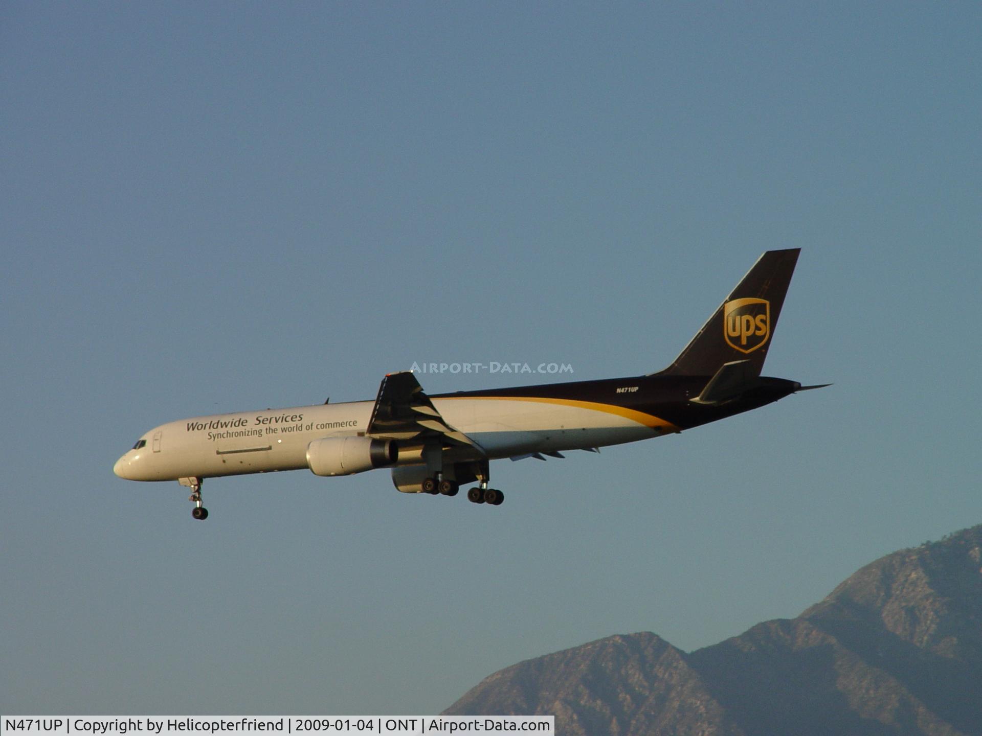 N471UP, 1998 Boeing 757-24APF C/N 28842, UPS914 over the outer fence at Ontario