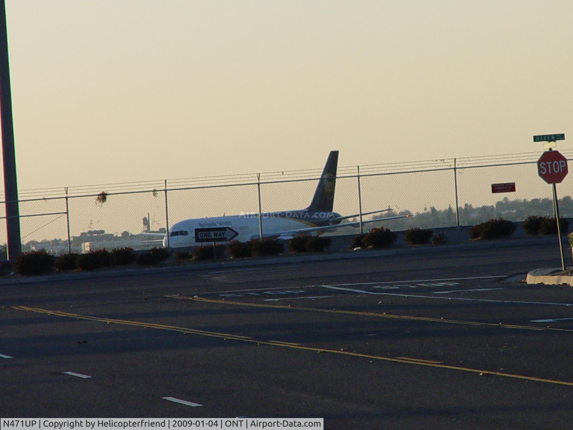 N471UP, 1998 Boeing 757-24APF C/N 28842, UPS914 taxiing to UPS lot on S/E side of Ontario