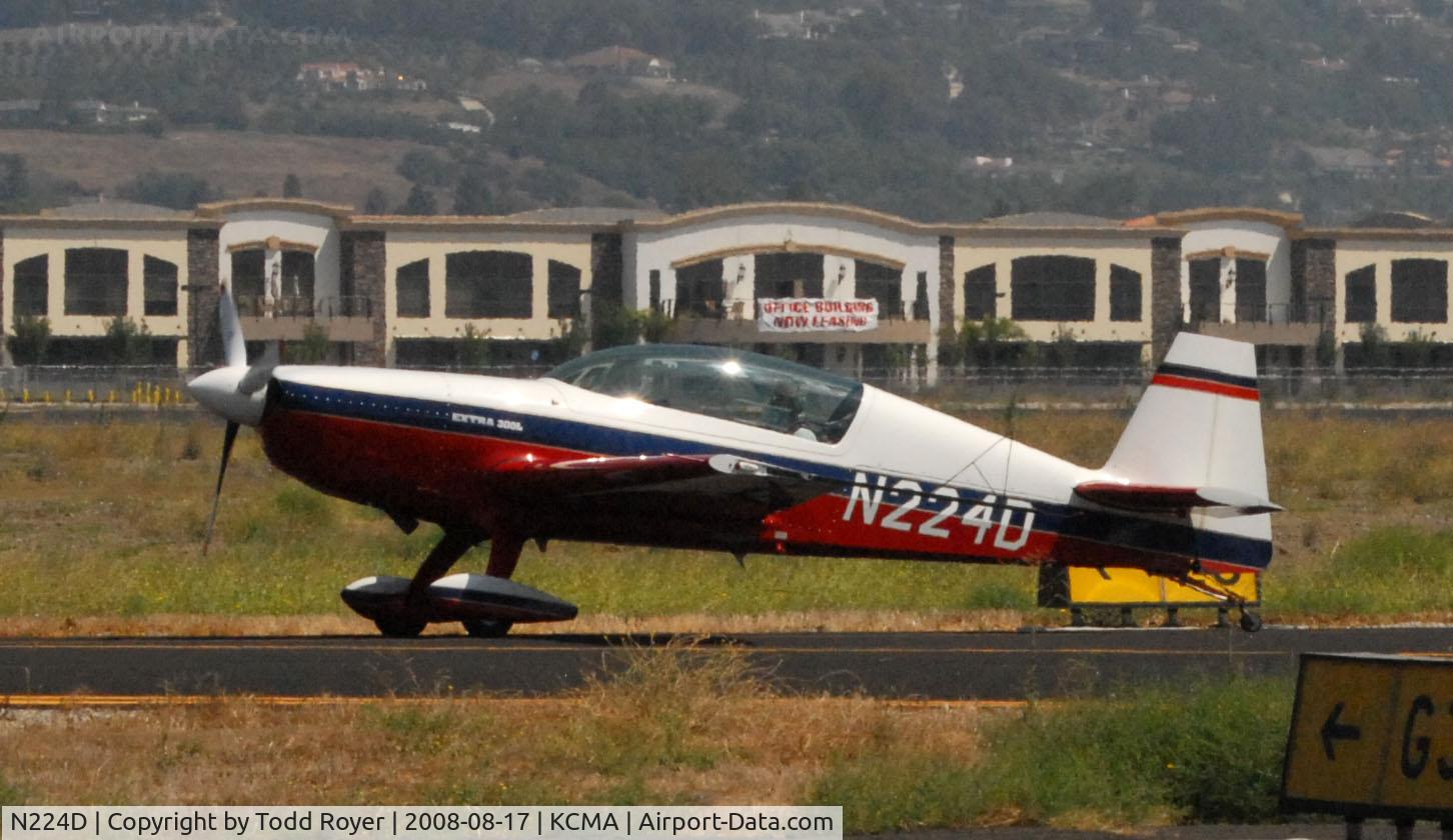 N224D, 1996 Extra EA-300/L C/N 028, Camarillo Airshow 2008