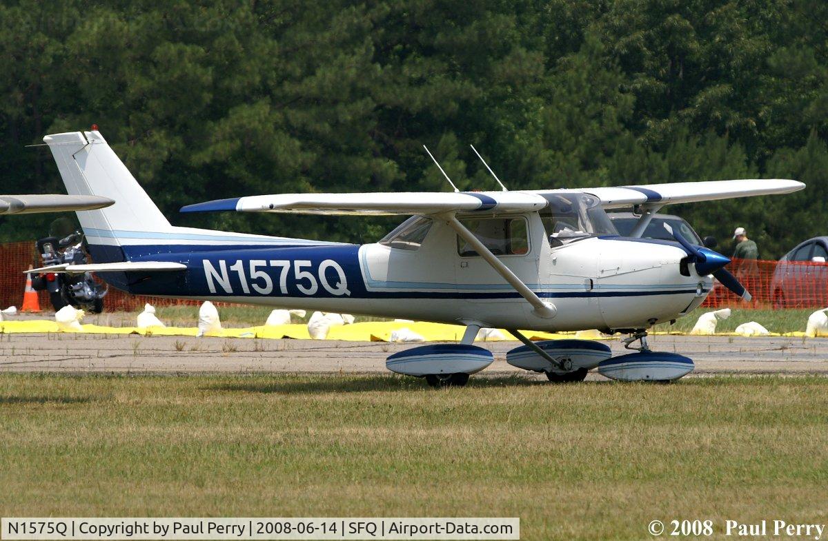 N1575Q, 1971 Cessna 150L C/N 15072875, Soaking up some sun