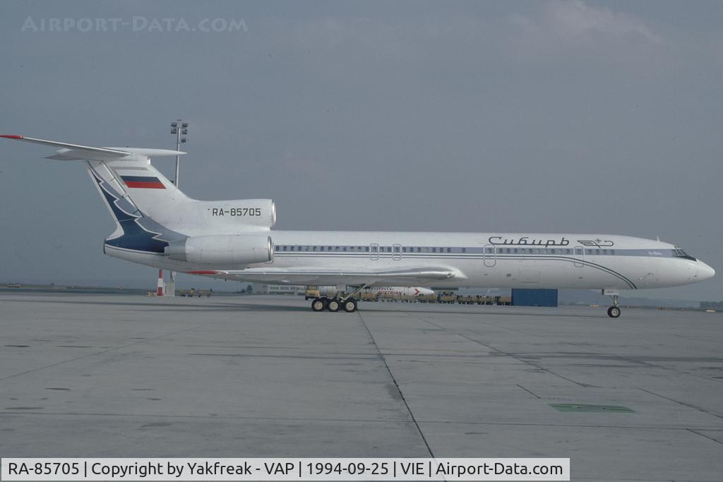 RA-85705, 1991 Tupolev Tu-154M C/N 91A880, Sibir Tupolev 154