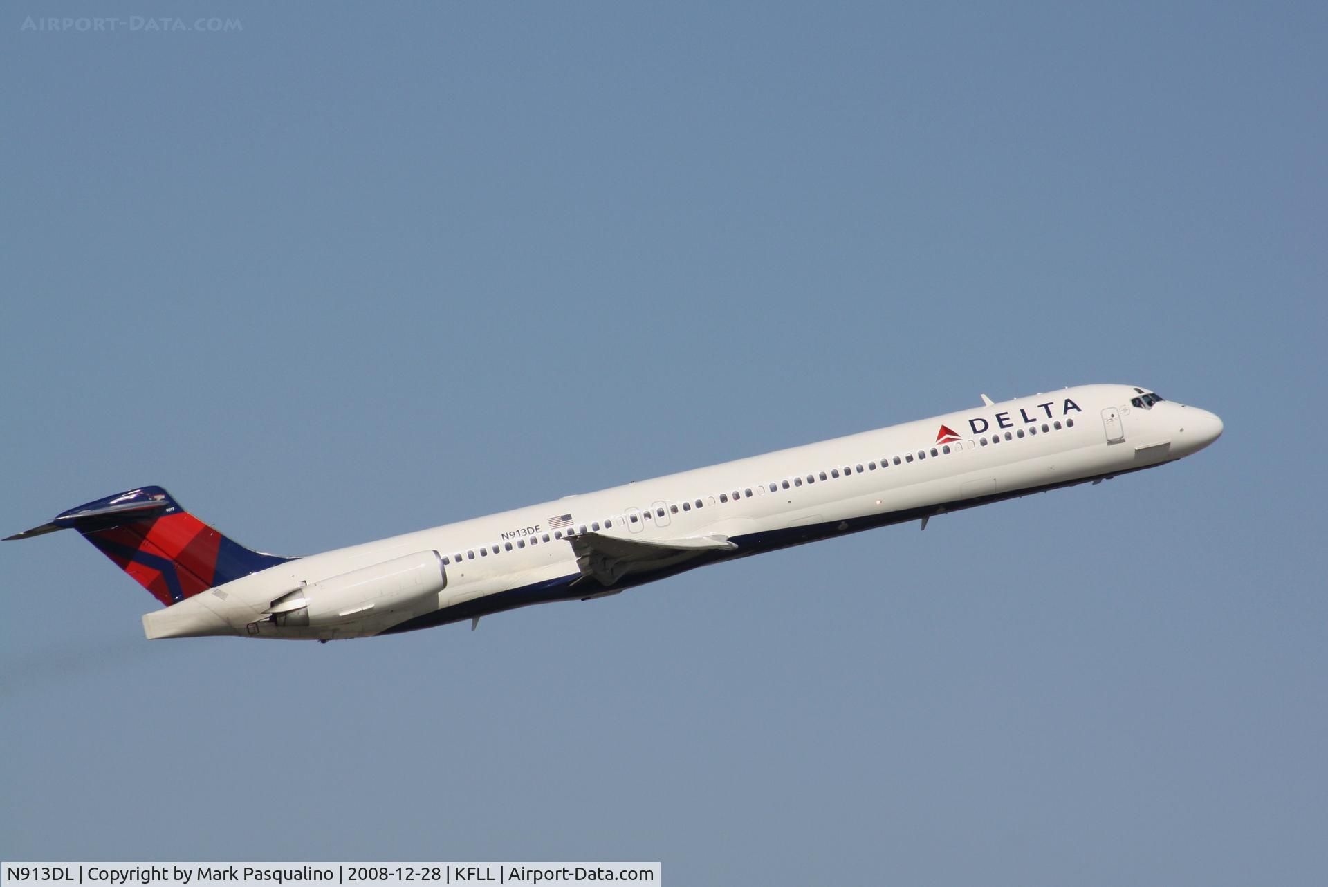 N913DL, 1988 McDonnell Douglas MD-88 C/N 49544, MD-88
