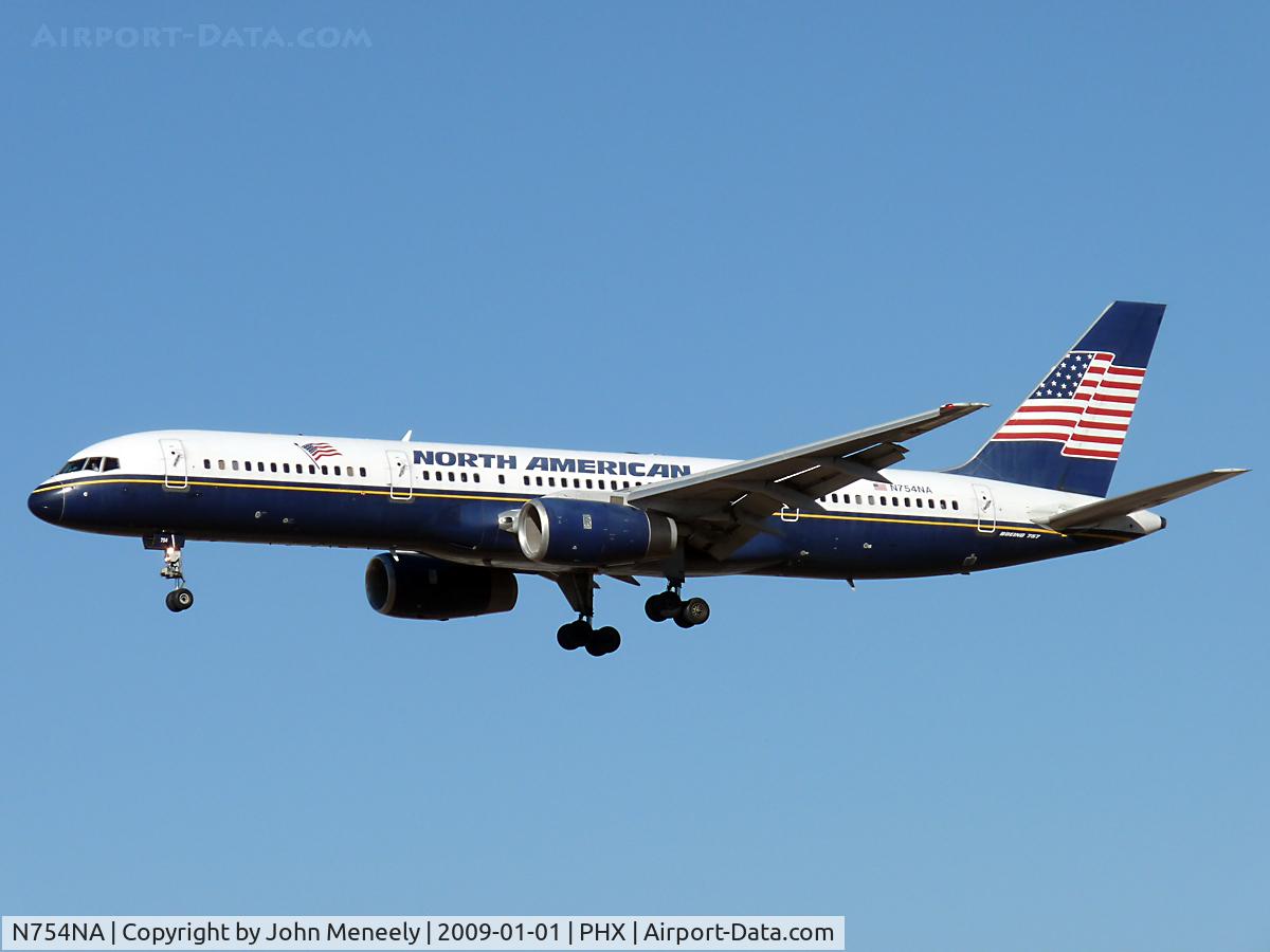 N754NA, 2001 Boeing 757-28A C/N 29381, Short final for 25L
