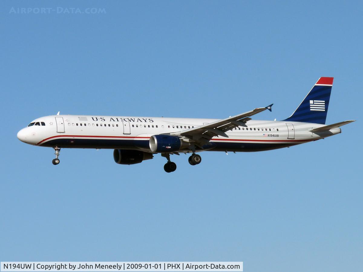N194UW, 2008 Airbus A321-211 C/N 3629, Short final for 25R