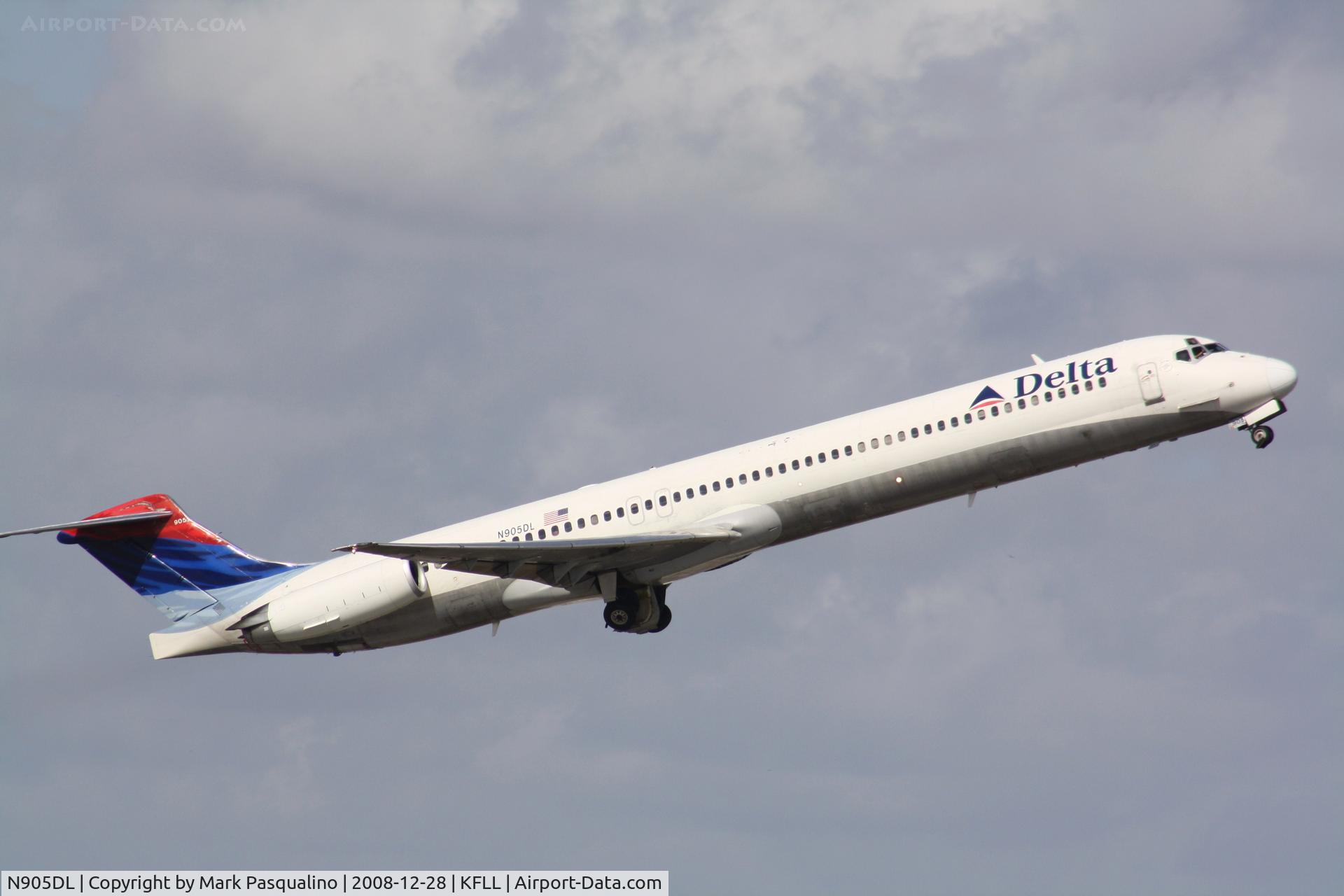 N905DL, 1987 McDonnell Douglas MD-88 C/N 49536, MD-88