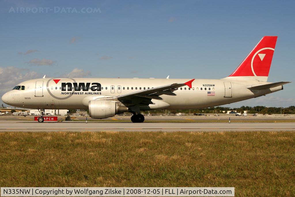 N335NW, 1992 Airbus A320-212 C/N 340, visitor