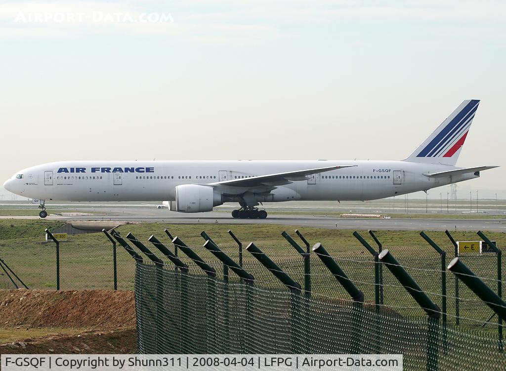 F-GSQF, 2004 Boeing 777-328/ER C/N 32849, Rolling to his gate...
