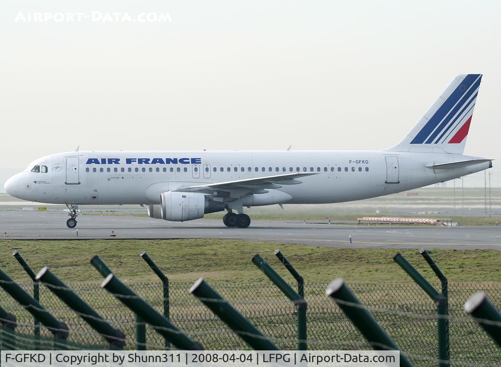F-GFKD, 1988 Airbus A320-111 C/N 014, Rolling to his gate...