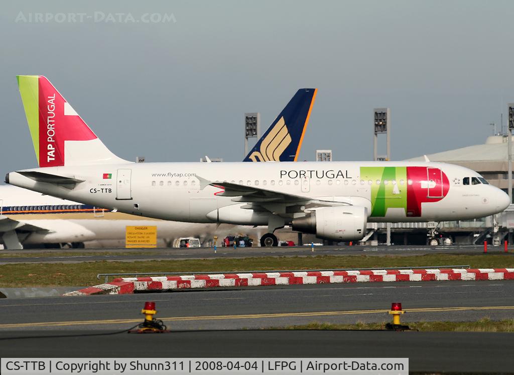 CS-TTB, 1997 Airbus A319-111 C/N 755, Rolling for departure...