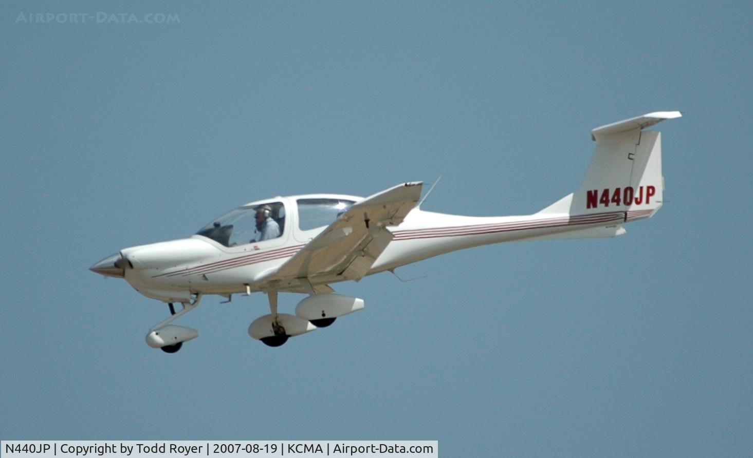 N440JP, 2002 Diamond DA-40 Diamond Star C/N 40.233, Camarillo airshow 2007
