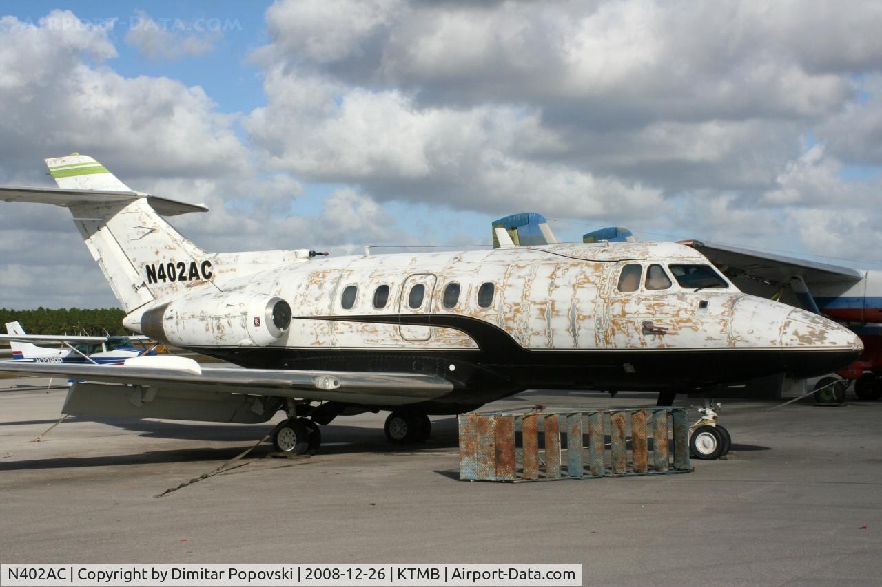 N402AC, 1963 Hawker Siddeley DH-125 C/N 25103, Ready for a paint job.