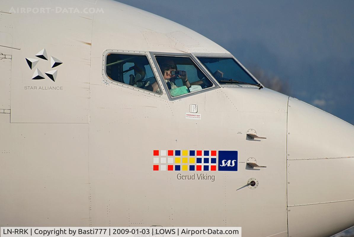 LN-RRK, 2002 Boeing 737-883 C/N 32278, Spotter Spotter;-)