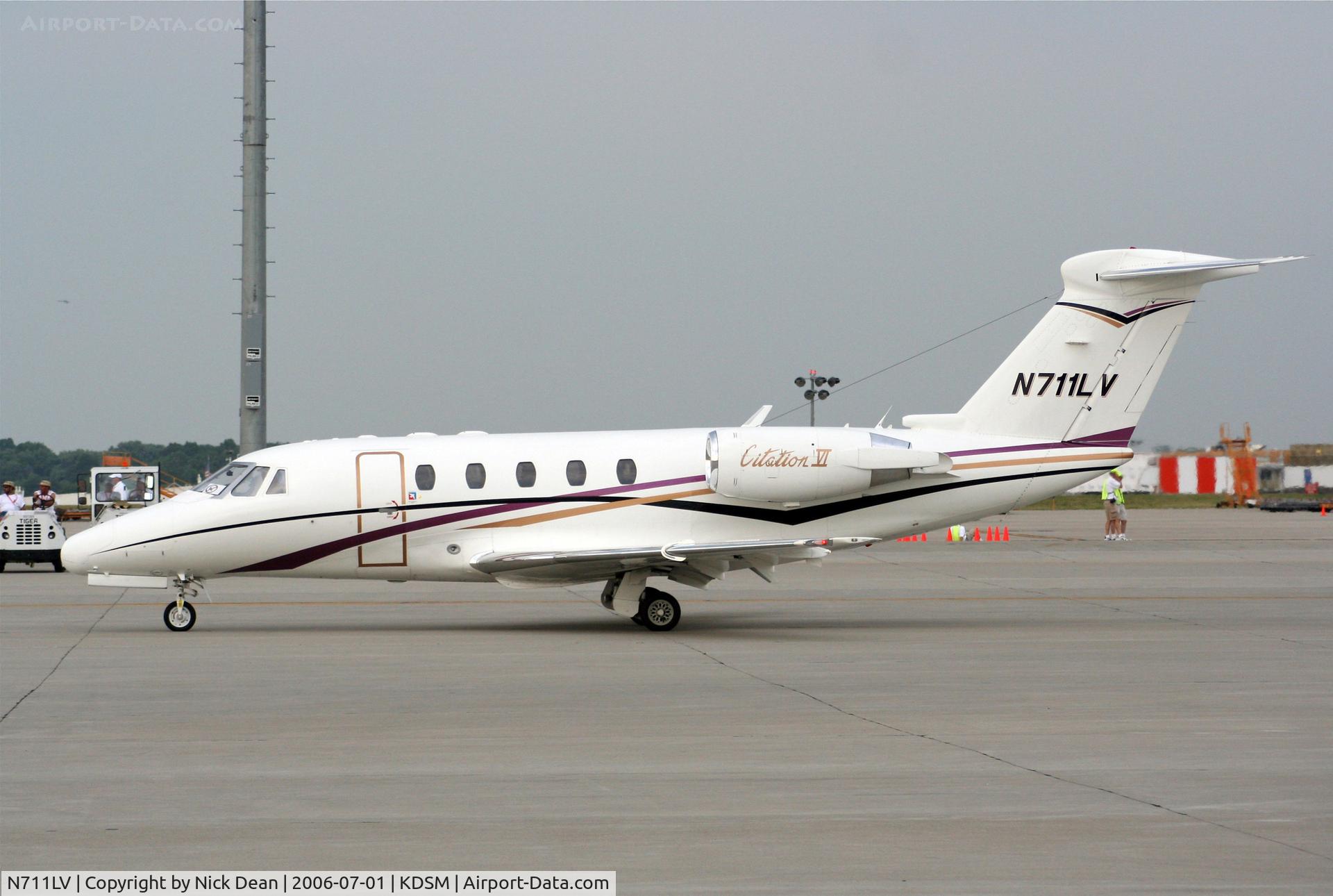 N711LV, 2000 Cessna 650 C/N 650-0232, KDSM