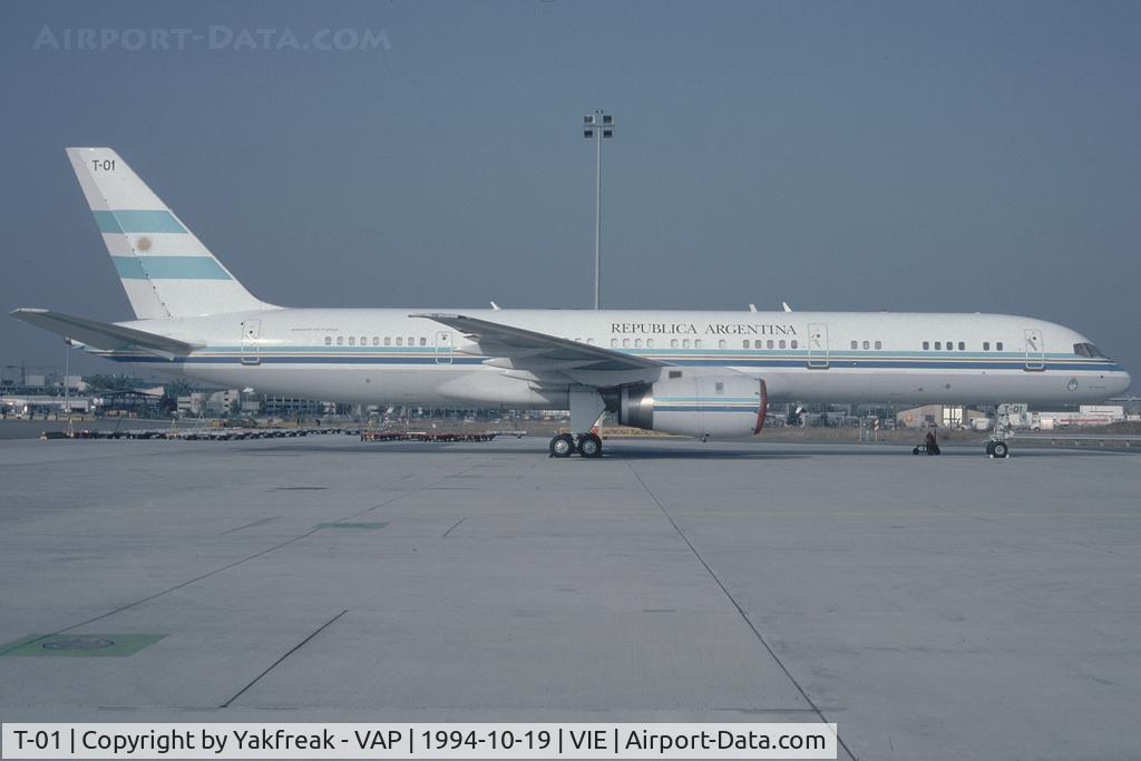 T-01, 1992 Boeing 757-23A C/N 25487/470, Argentinian Air Force Boeing 757-200