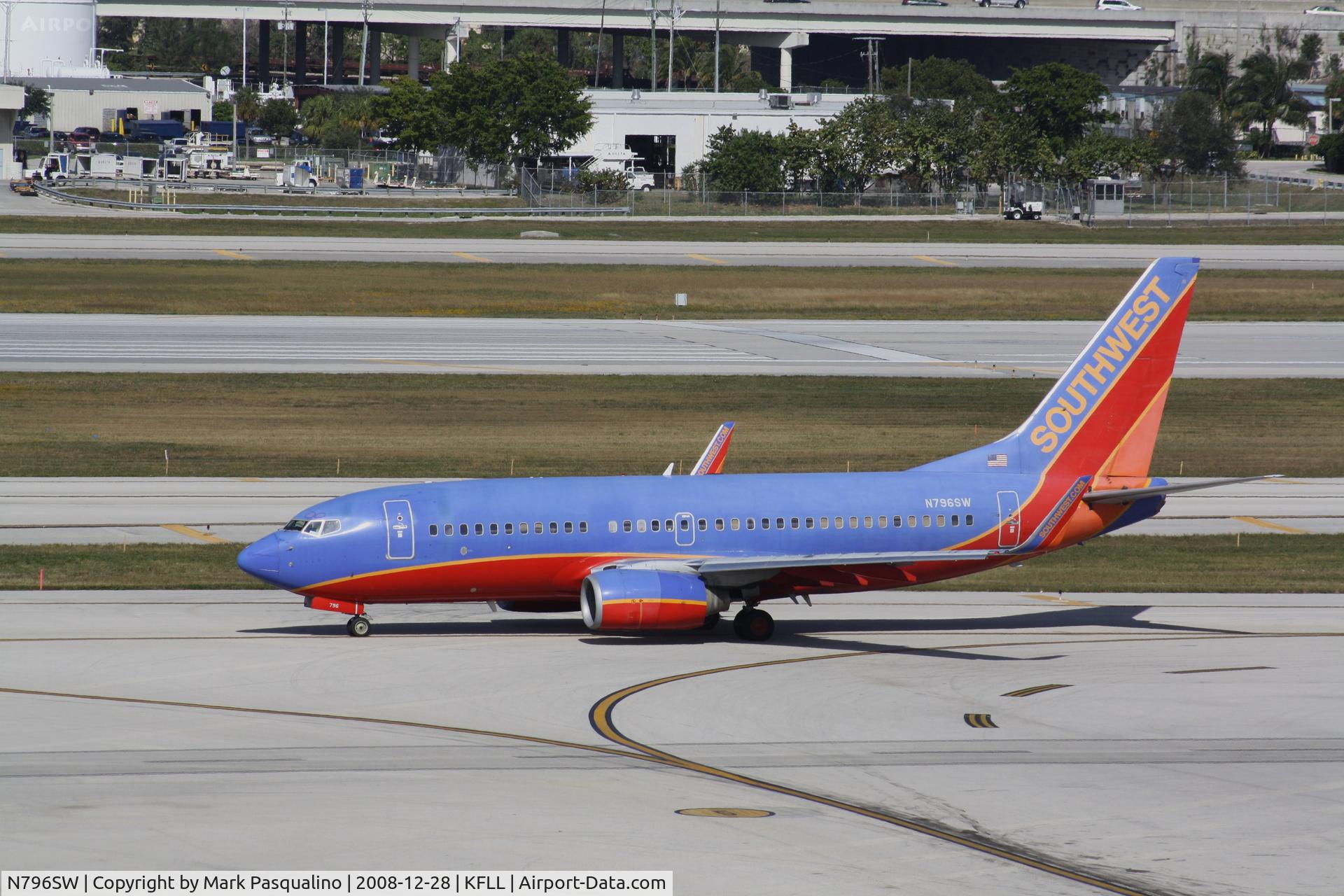 N796SW, 2001 Boeing 737-7H4 C/N 27889, Boeng 737-700