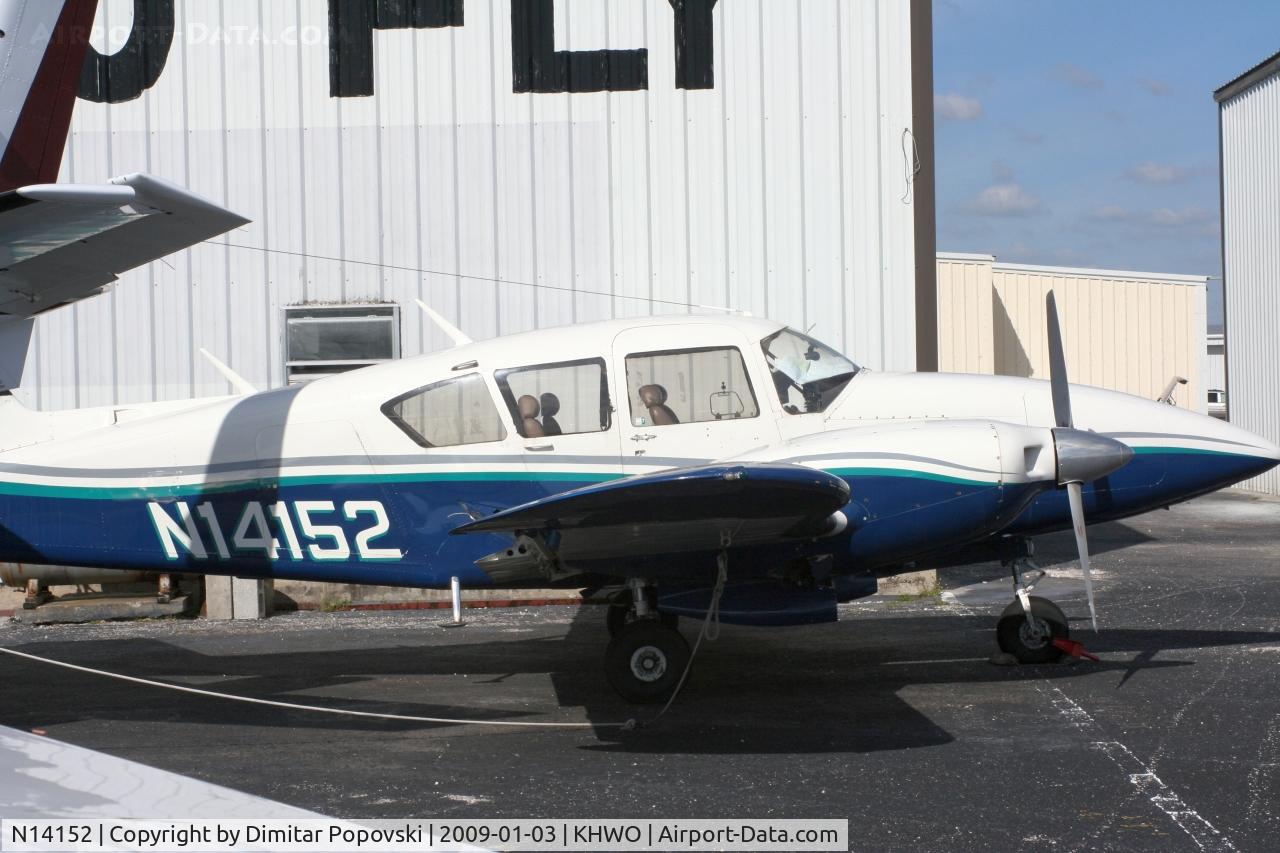 N14152, 1971 Piper PA-23-250 Aztec E C/N 27-4715, Piper Aztec