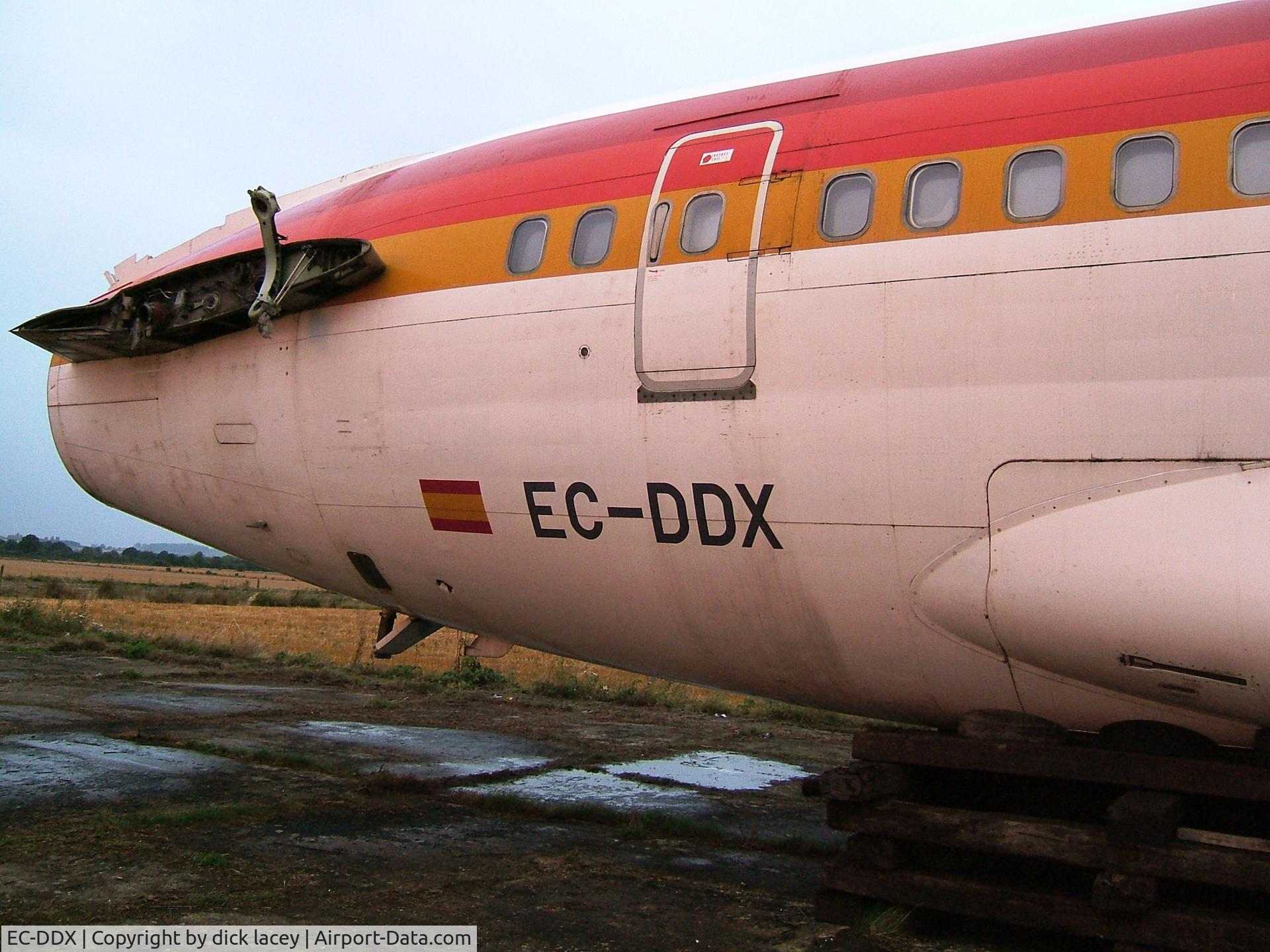 EC-DDX, 1979 Boeing 727-256 C/N 21779, Ex Iberia - Oakley aerodrome, OXON - UK (disused)