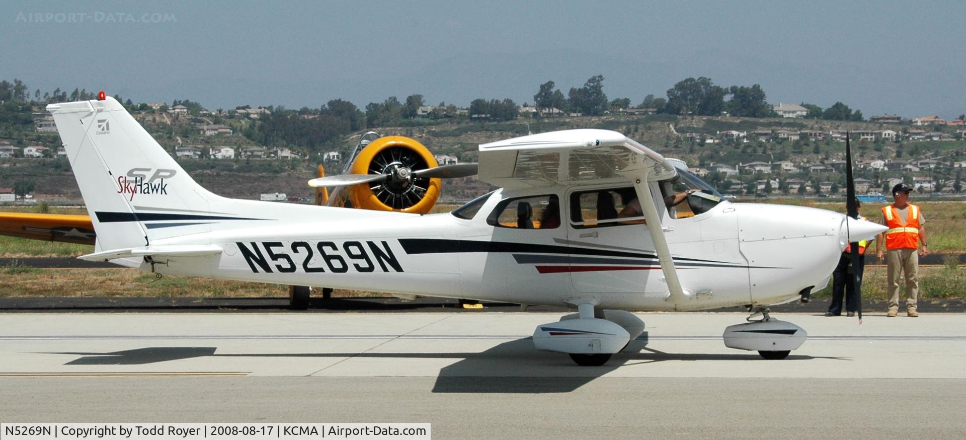 N5269N, 2002 Cessna 172S C/N 172S9184, Camarillo Airshow 2008