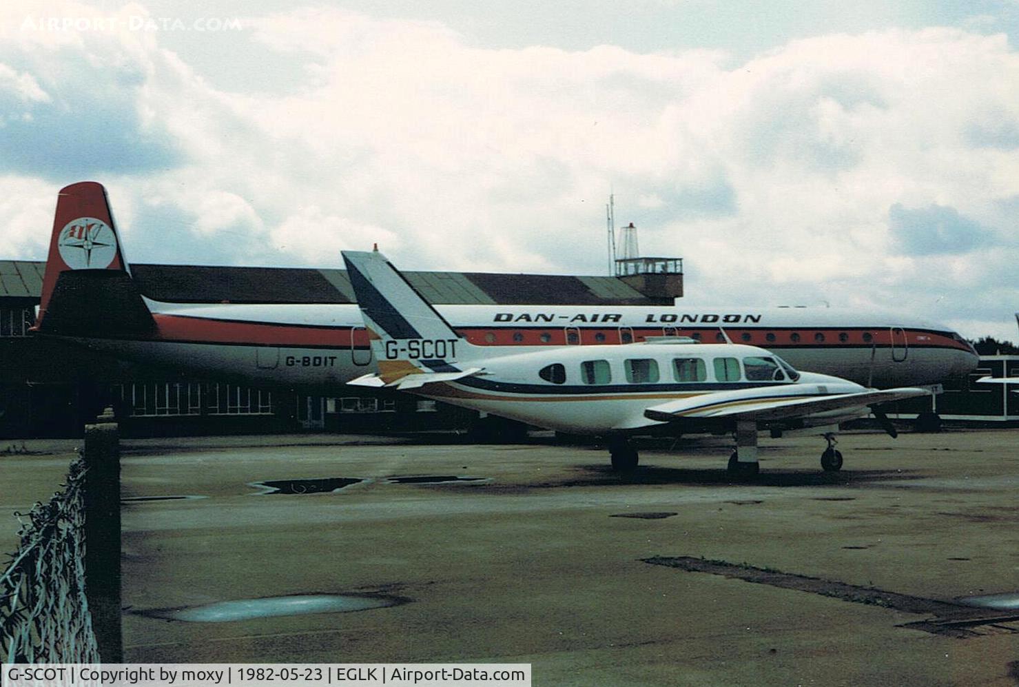G-SCOT, 1977 Piper PA-31-350 Chieftain C/N 31-7752190, AT BLACKBUSHE WITH DAN AIR COMET G-BDIT