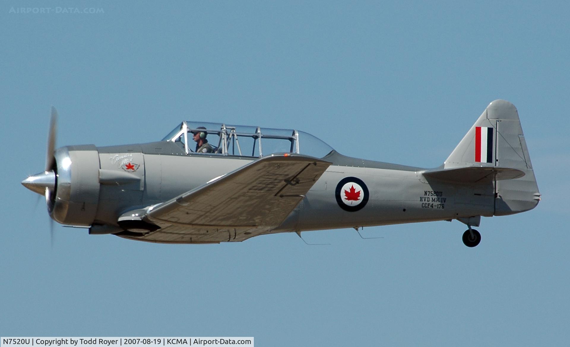 N7520U, 1952 Canadian Car & Foundry Harvard Mk.4 C/N CCF4-176, Camarillo airshow 2007