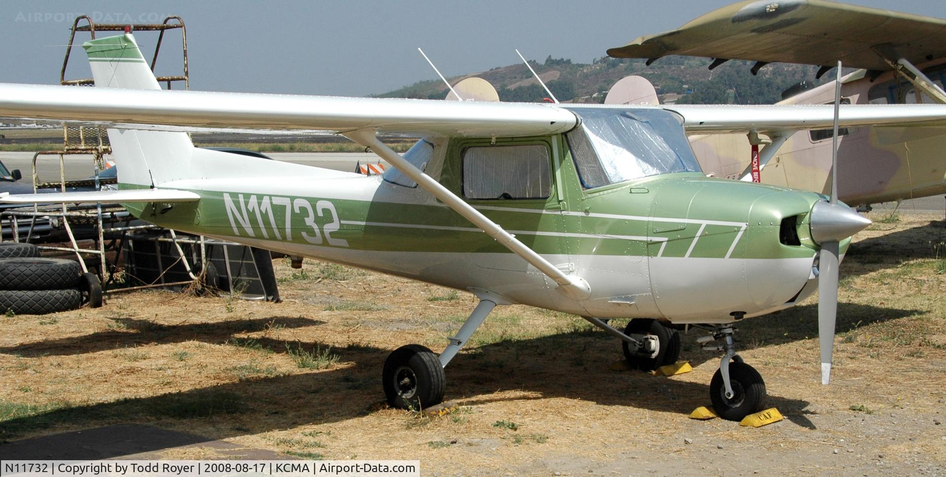 N11732, 1974 Cessna 150L C/N 15075598, Camarillo Airshow 2008