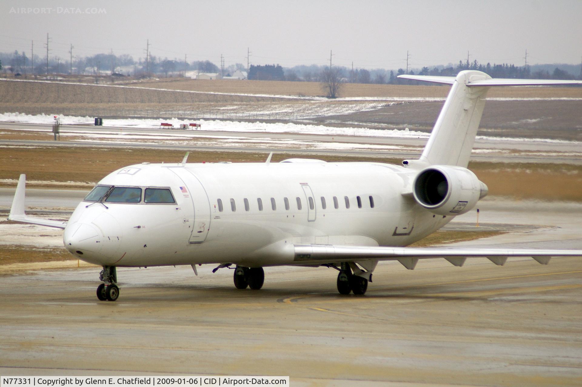 N77331, 1999 Bombardier CRJ-200LR (CL-600-2B19) C/N 7331, Taxiing on Alpha 4 to the terminal