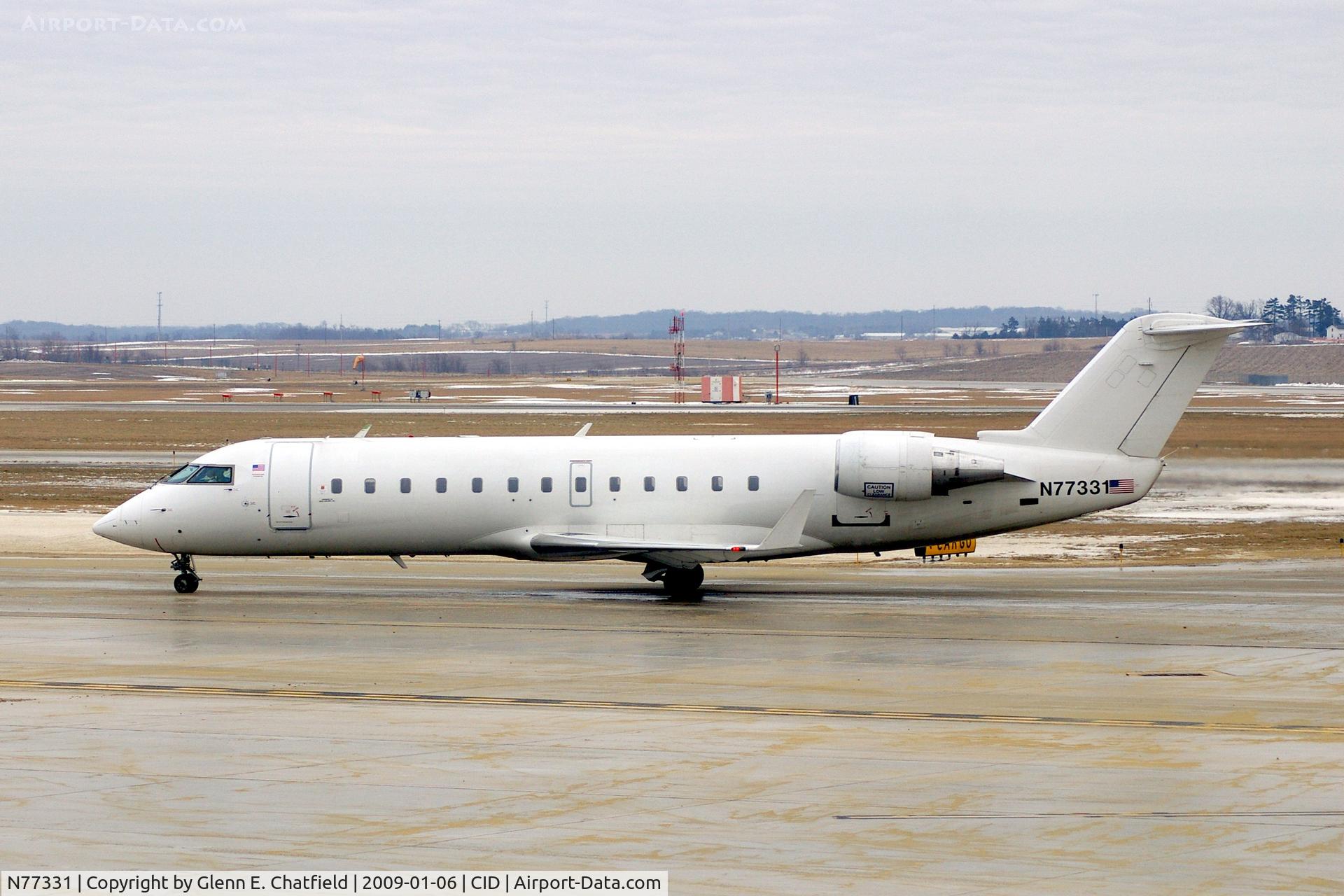 N77331, 1999 Bombardier CRJ-200LR (CL-600-2B19) C/N 7331, Taxiing  to the terminal