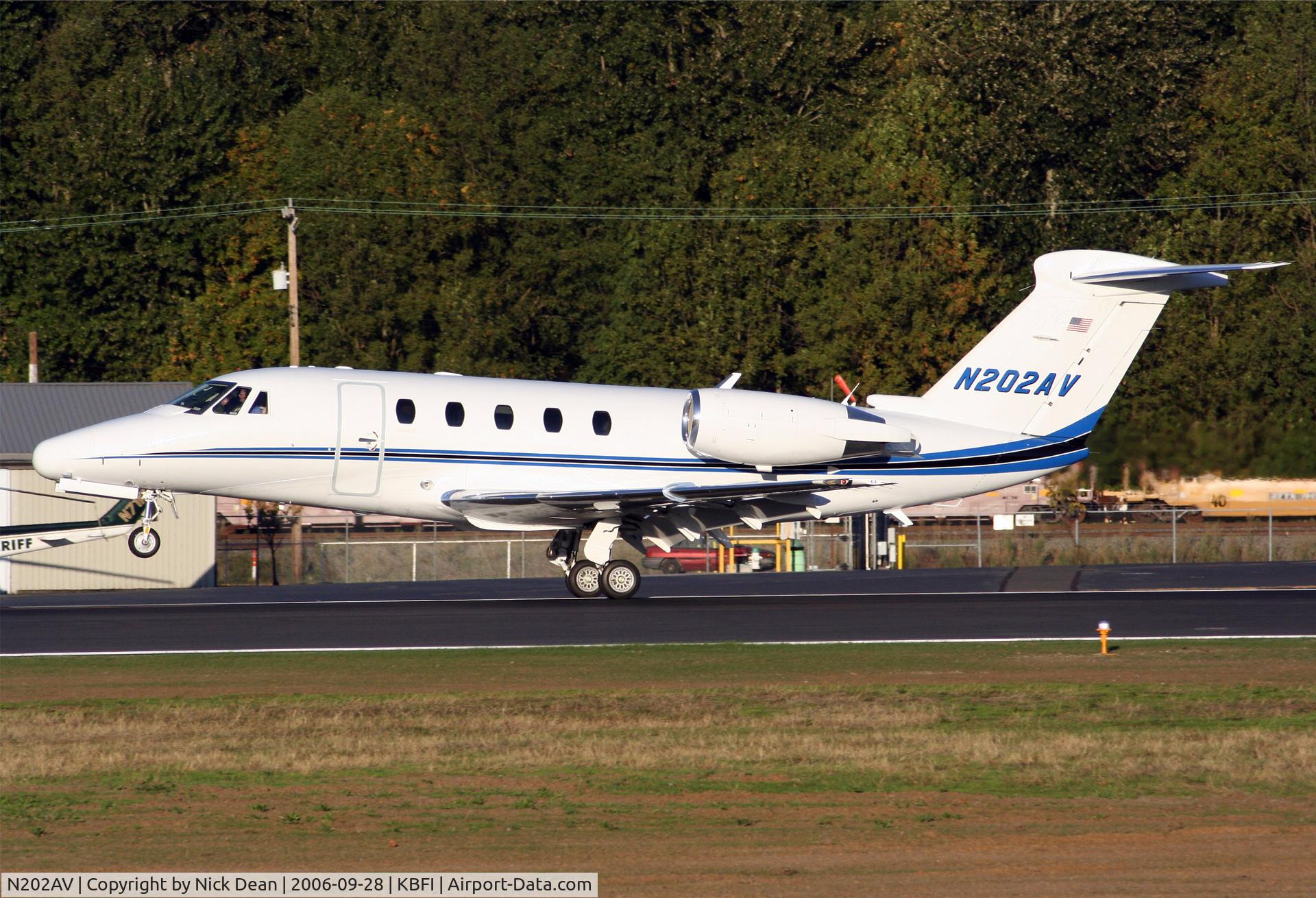 N202AV, 1999 Cessna 650 C/N 650-7108, KBFI