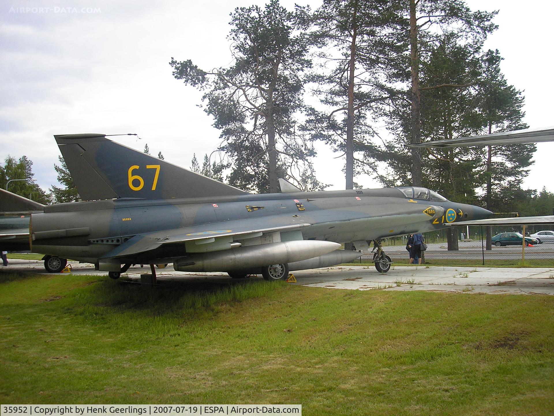 35952, Saab J-35F Draken C/N 35-952, Lulea AFB F21 Norbotten wing, SWAF museum