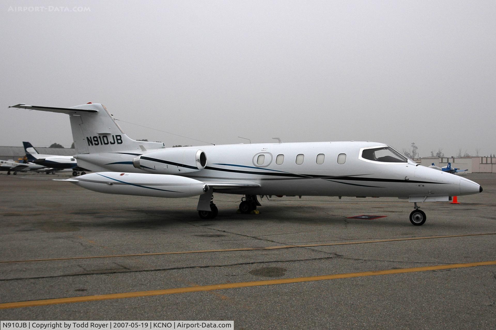 N910JB, 1976 Gates Learjet 25D C/N 213, Chino Airshow 2007