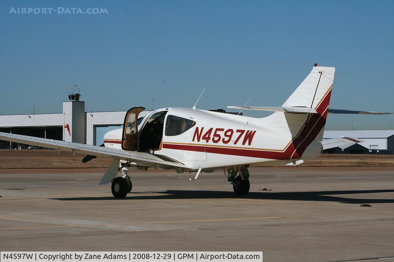 N4597W, 1976 Rockwell International 112TC Commander C/N 13087, At Grand Prairie Municipal