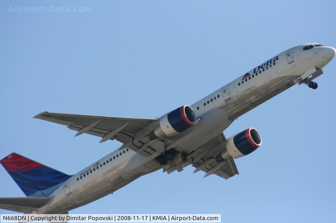 N668DN, 1991 Boeing 757-232 C/N 25141, Taking off from Rwy 27