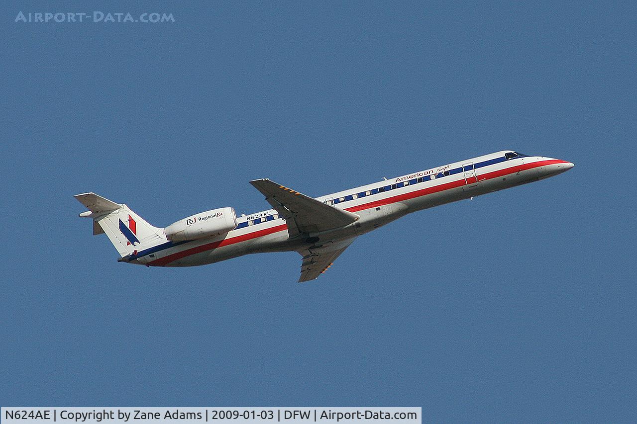 N624AE, 1999 Embraer ERJ-145LR (EMB-145LR) C/N 145111, American Eagle departing DFW