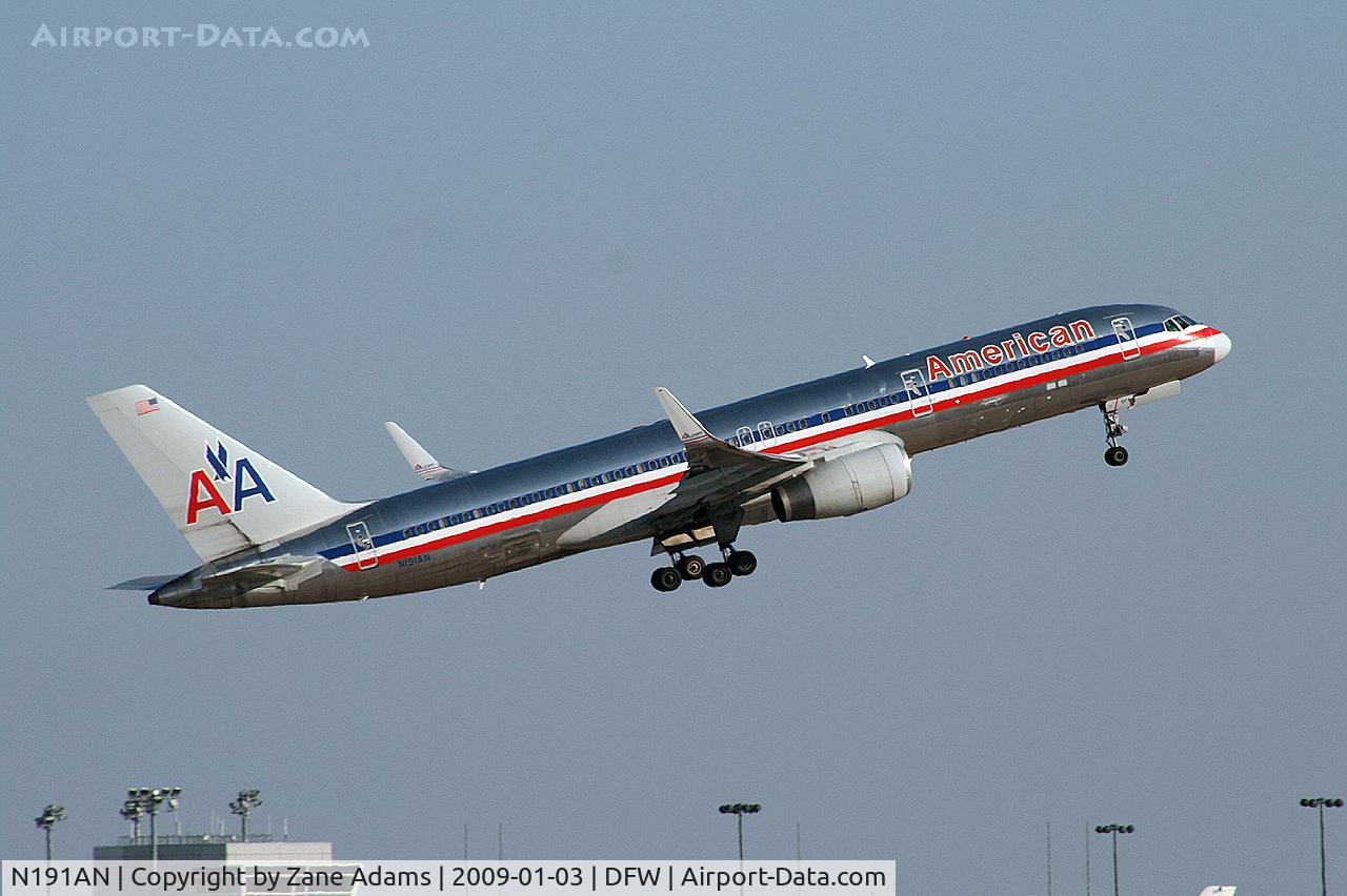 N191AN, 2001 Boeing 757-223 C/N 32385, American Airlines 757 departing DFW