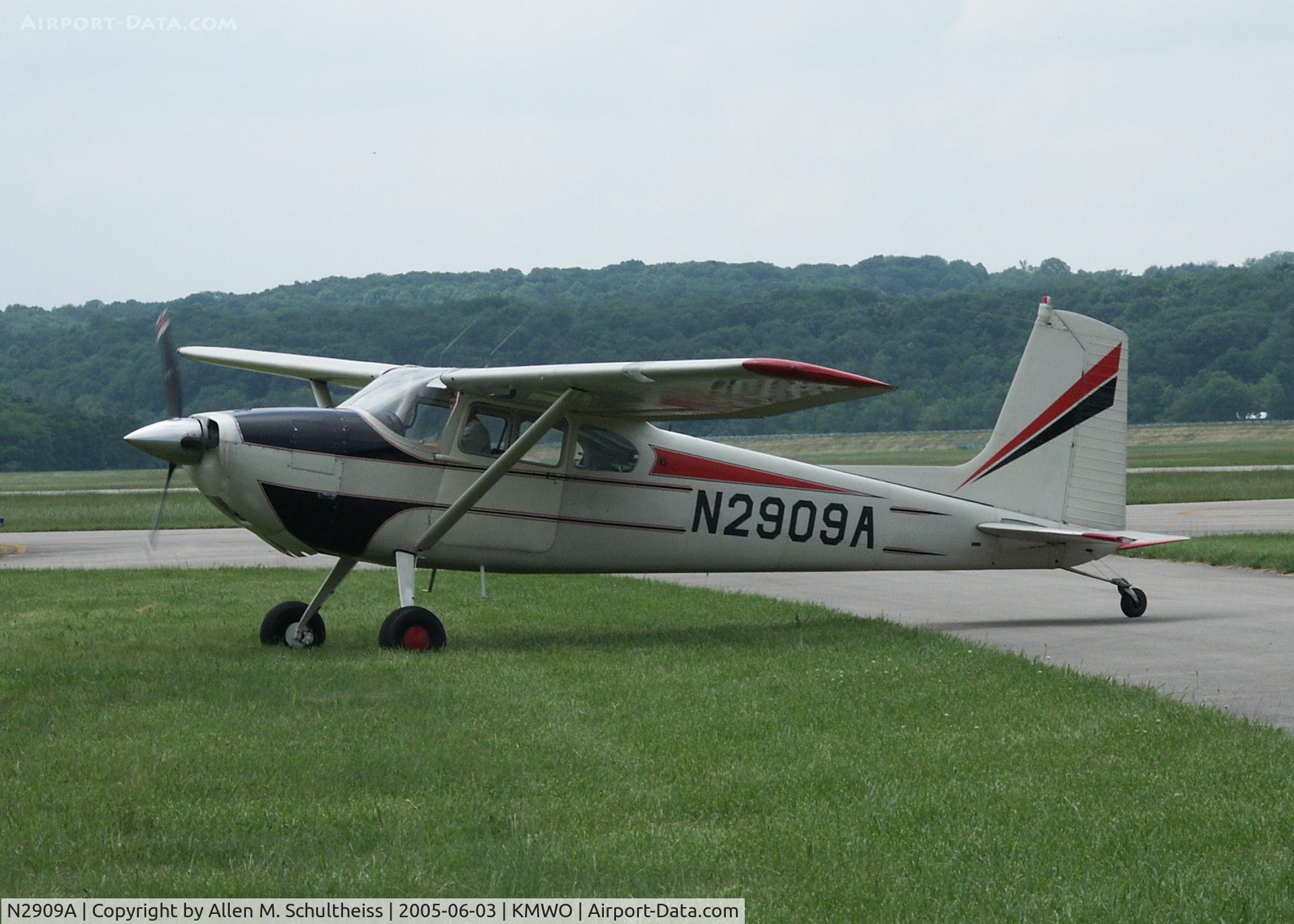 N2909A, 1953 Cessna 180 C/N 30109, Arriving 180 Club fly-in