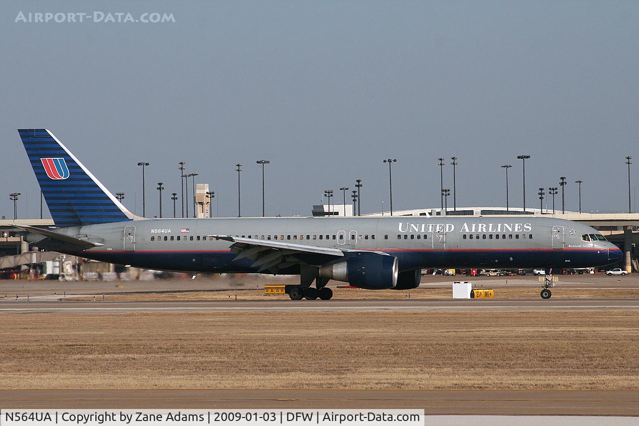 N564UA, 1992 Boeing 757-222 C/N 26666, United Airlines 757 landing at DFW