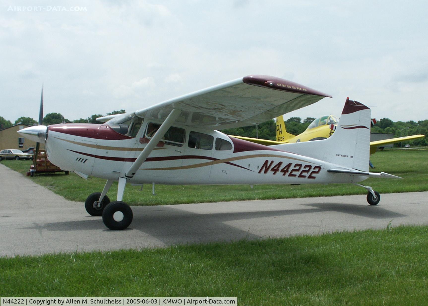 N44222, 1980 Cessna A185F Skywagon 185 C/N 18503951, Arriving 180 Club fly-in
